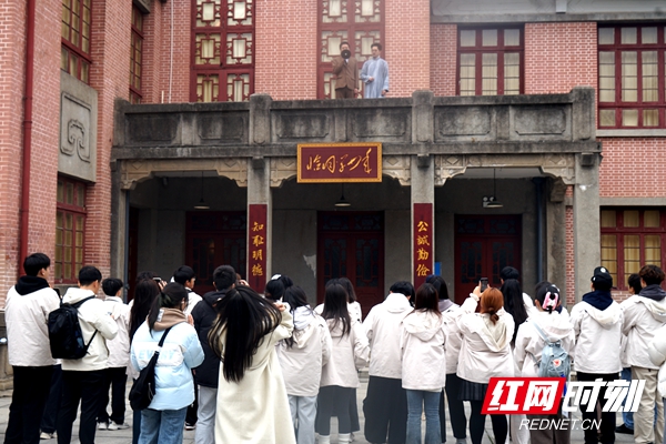 好评中国丨橘子洲上看《恰同学少年》，来场跨时空对话
